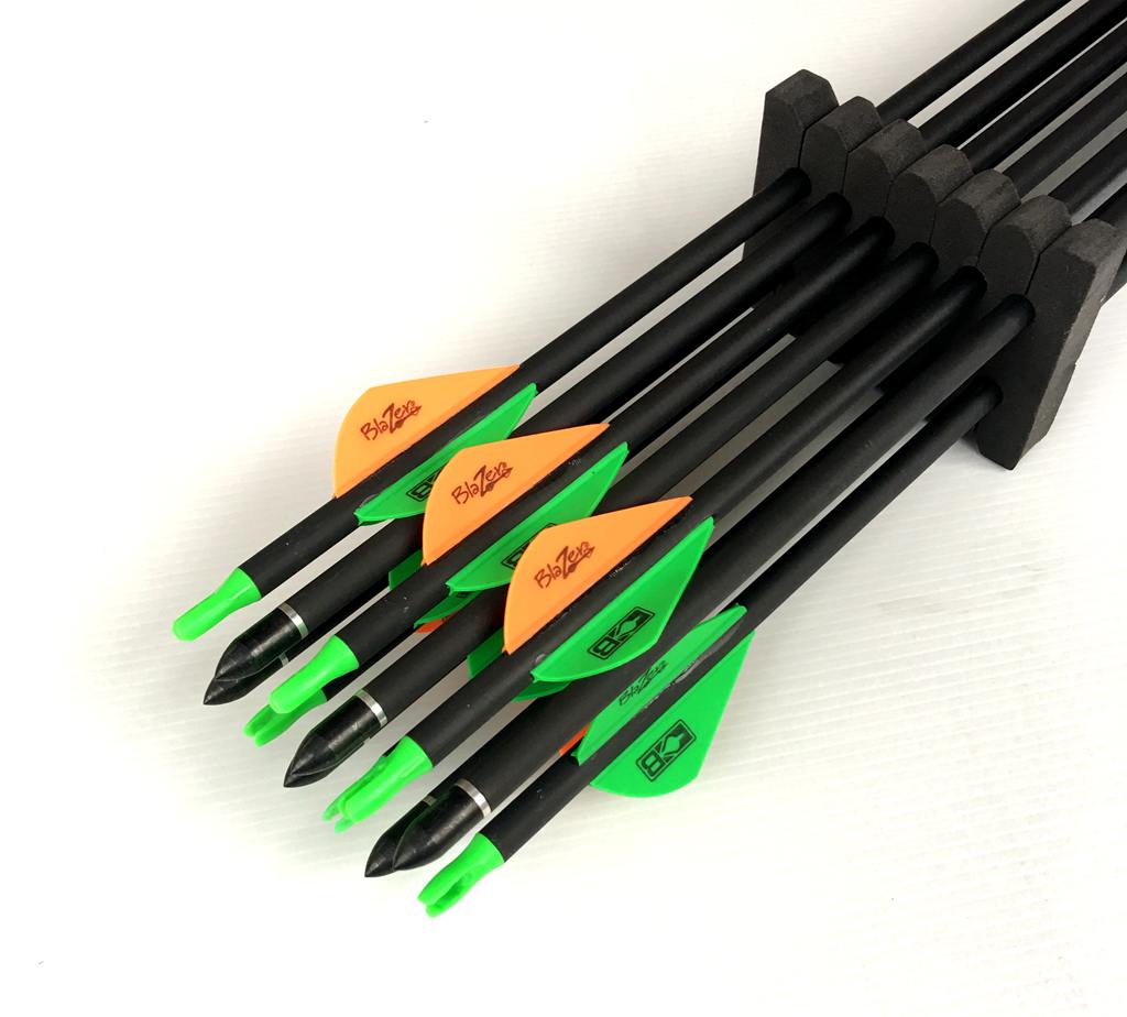 NEW 12 X 31.5" CARBON ARROWS 2" FLETCH Spine 300 COMPOUND OR RECURVE BOW TARGET