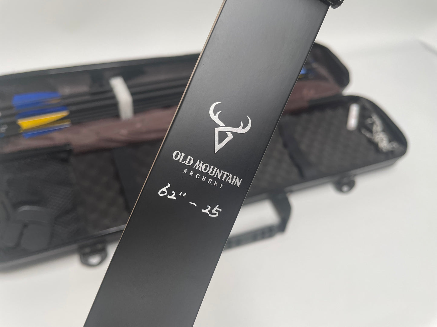 Old Mountain Archery Neos 62" Recurve Bow Hard Case Package 25-60lb Hunting